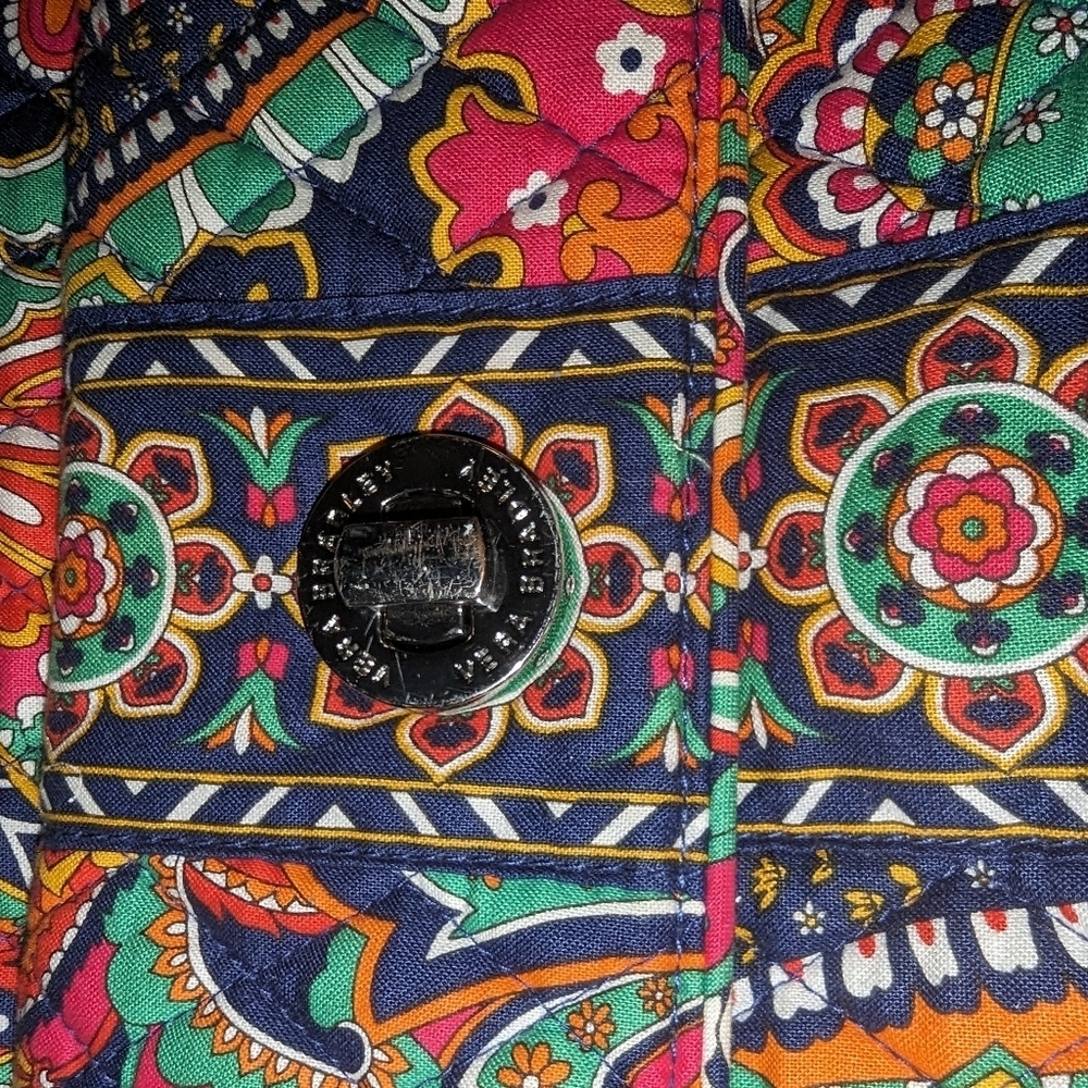 Vera Bradley Large  Venetian Paisley " Carry Me Away" bag. Retired. Like new - Picture 2 of 5